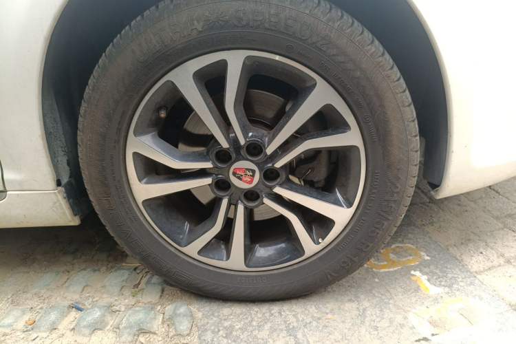 Used Roewe e550 2016 Deluxe Edition Right Front Wheel Hub
