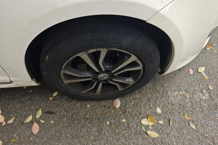 Used Roewe e550 2016 Deluxe Edition Right Front Wheel Hub