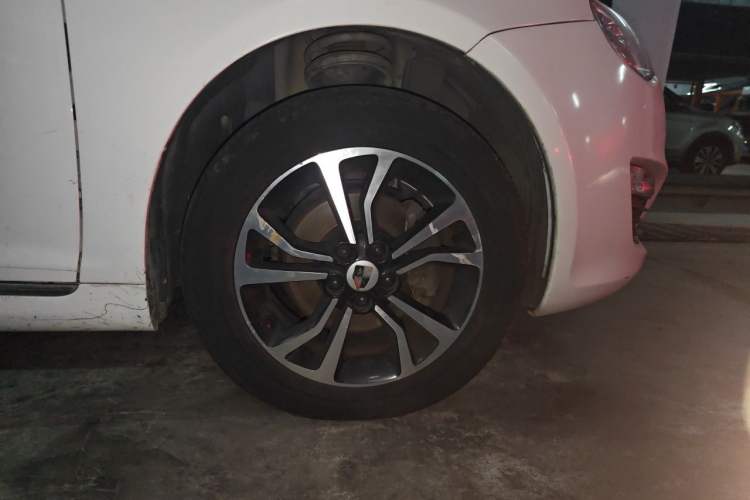 Used Roewe e550 2016 Deluxe Edition Right Front Wheel Hub