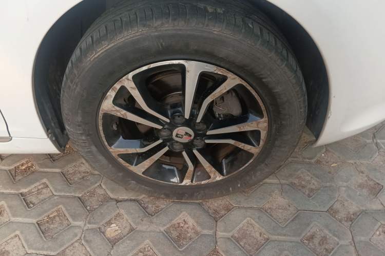 Used Roewe e550 2016 Flagship Edition Right Front Wheel Hub