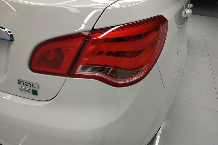 Used Roewe e550 2016 Deluxe Edition Right Rear Taillight