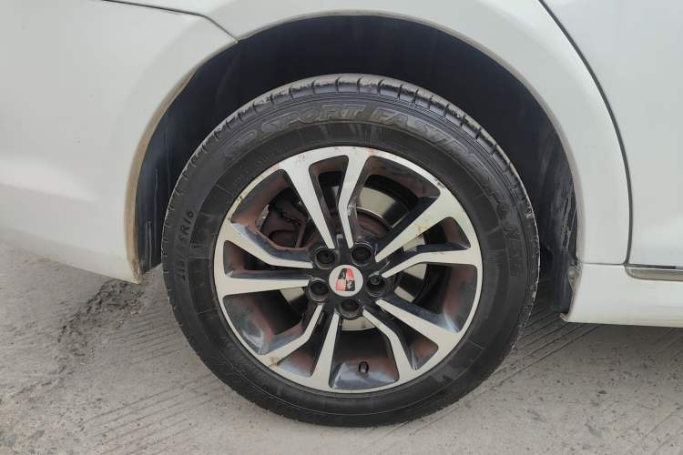 Used Roewe e550 2016 Deluxe Edition Right Rear Wheel Hub
