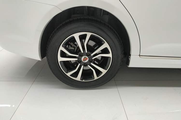 Used Roewe e550 2016 Deluxe Edition Right Rear Wheel Hub