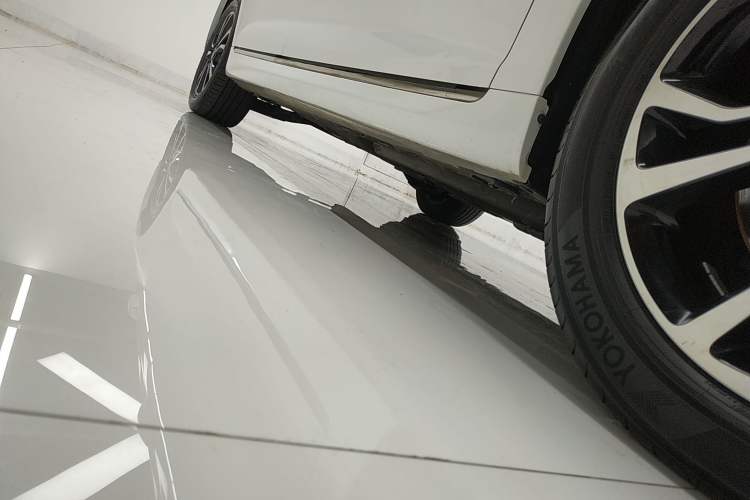 Used Roewe e550 2016 Deluxe Edition Right Side Sill