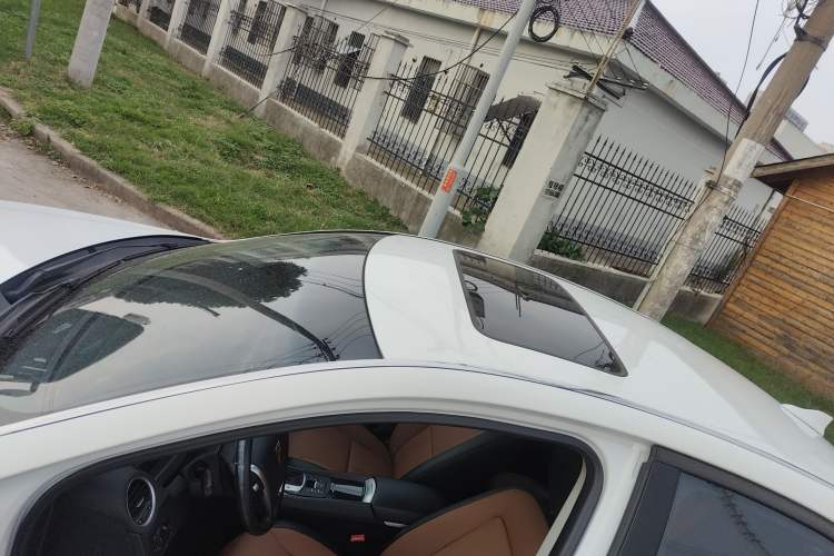 Used Roewe e550 2016 Deluxe Edition Roof