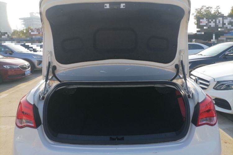 Used Roewe e550 2016 Deluxe Edition Trunk