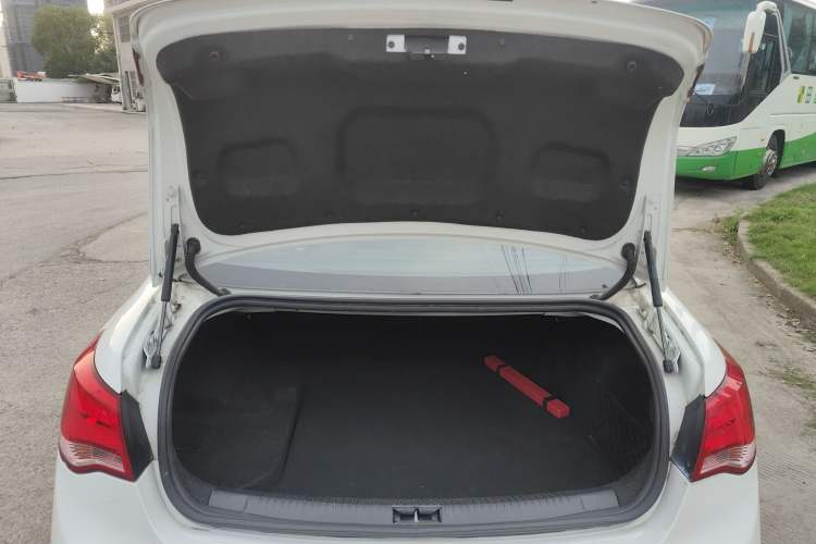 Used Roewe e550 2016 Deluxe Edition Trunk