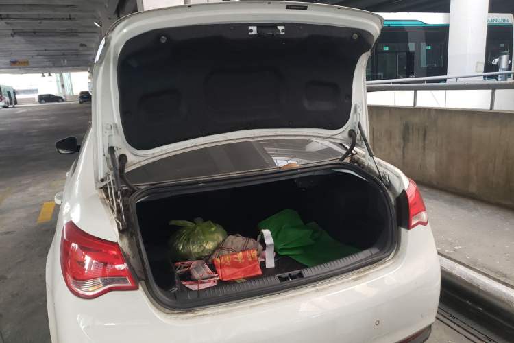 Used Roewe e550 2016 Deluxe Edition Trunk