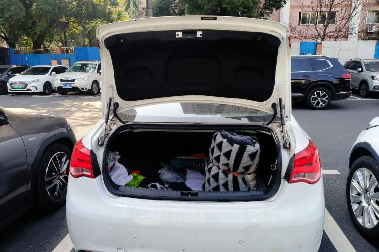 Used Roewe e550 2016 Deluxe Edition Trunk