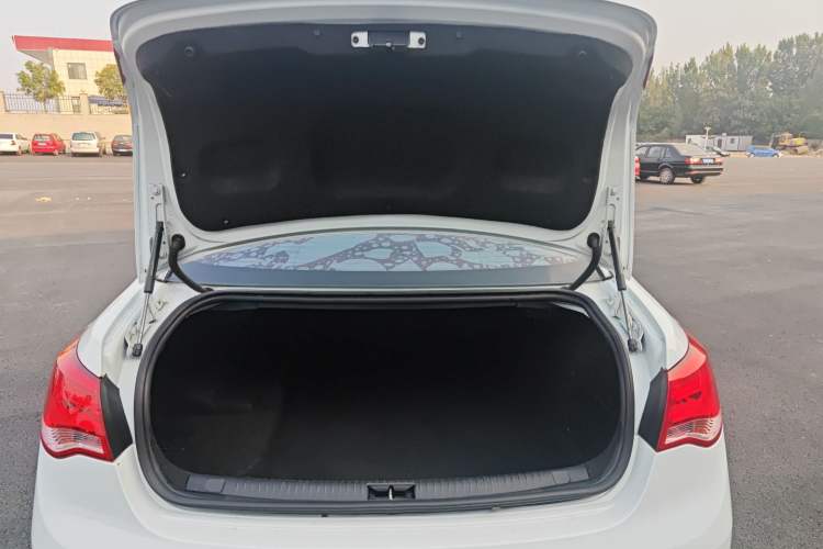 Used Roewe e550 2016 Deluxe Edition Trunk