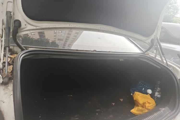Used Roewe e550 2016 Deluxe Edition Trunk