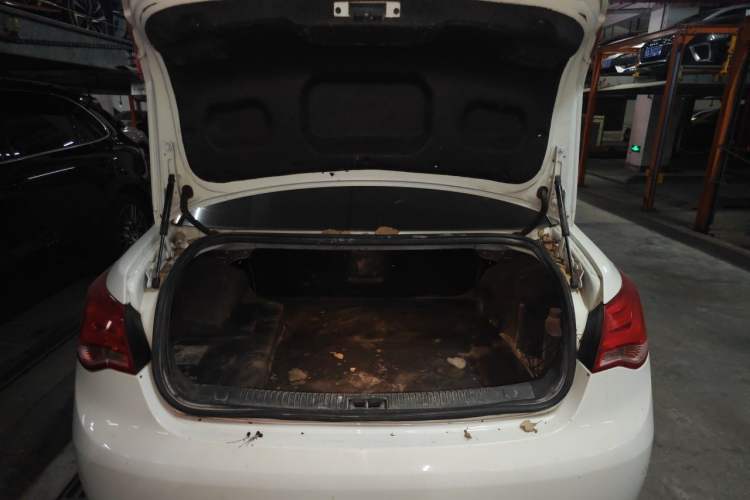 Used Roewe e550 2016 Deluxe Edition Trunk