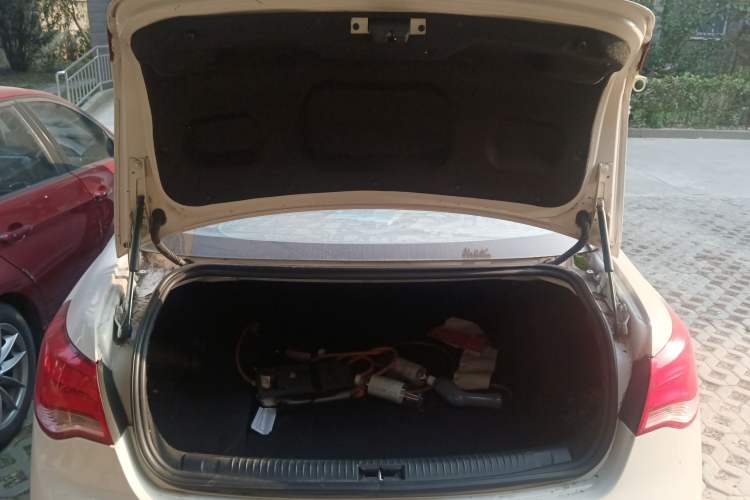 Used Roewe e550 2016 Flagship Edition Trunk