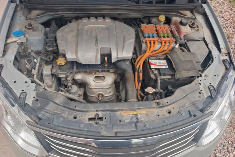 Used Roewe e550 2016 Deluxe Edition Engine Bay