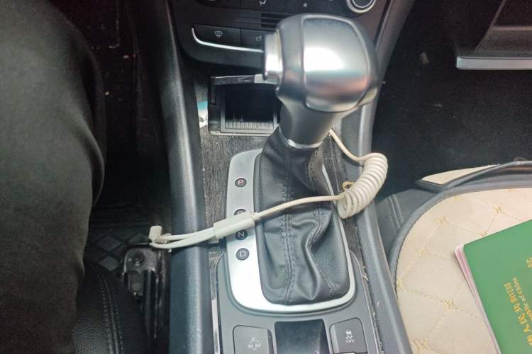 Used Roewe e550 2016 Deluxe Edition Gear Lever