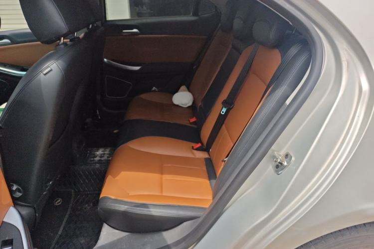 Used Roewe e550 2016 Deluxe Edition Left Rear Seat