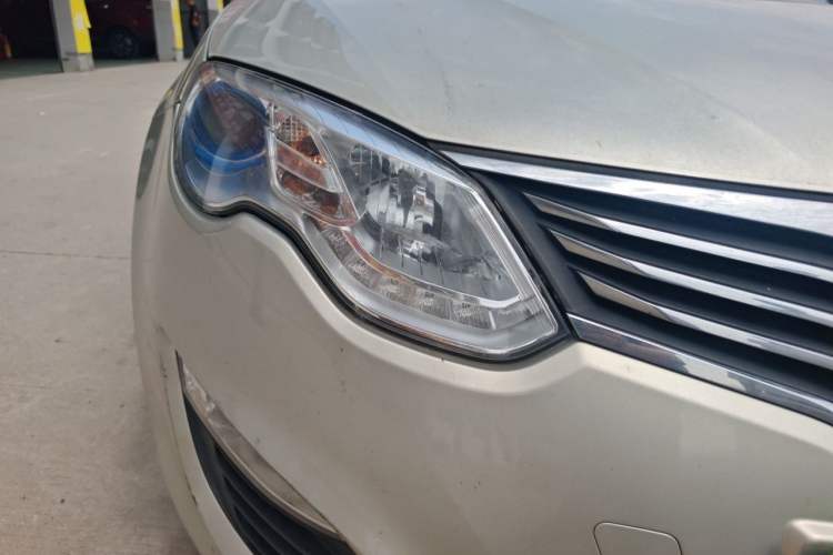 Used Roewe e550 2016 Deluxe Edition Right Front Headlight