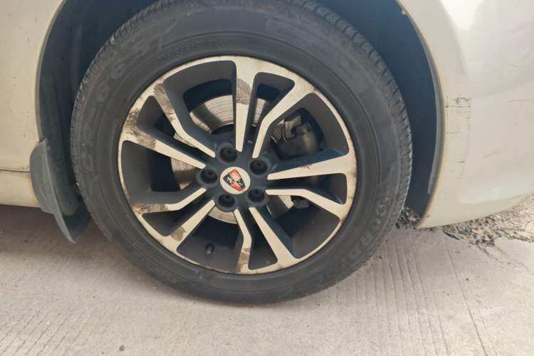 Used Roewe e550 2016 Deluxe Edition Right Front Wheel Hub