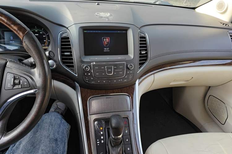 Used Roewe e950 2016 1.4T Luxury Edition Audio And AC Panel