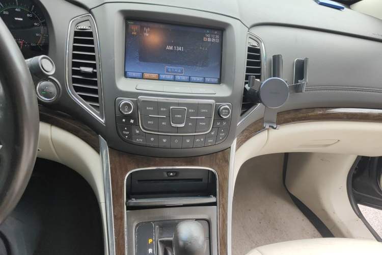 Used Roewe e950 2016 1.4T Luxury Edition Audio And AC Panel