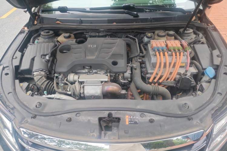 Used Roewe e950 2016 1.4T Executive Deluxe Edition Engine Bay