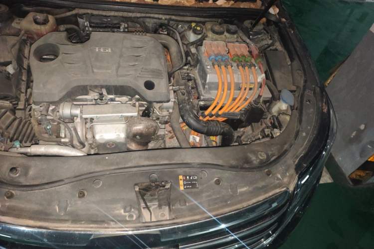 Used Roewe e950 2016 1.4T Luxury Edition Engine Bay Left
