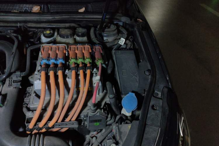 Used Roewe e950 2016 1.4T Luxury Edition Engine Bay Left