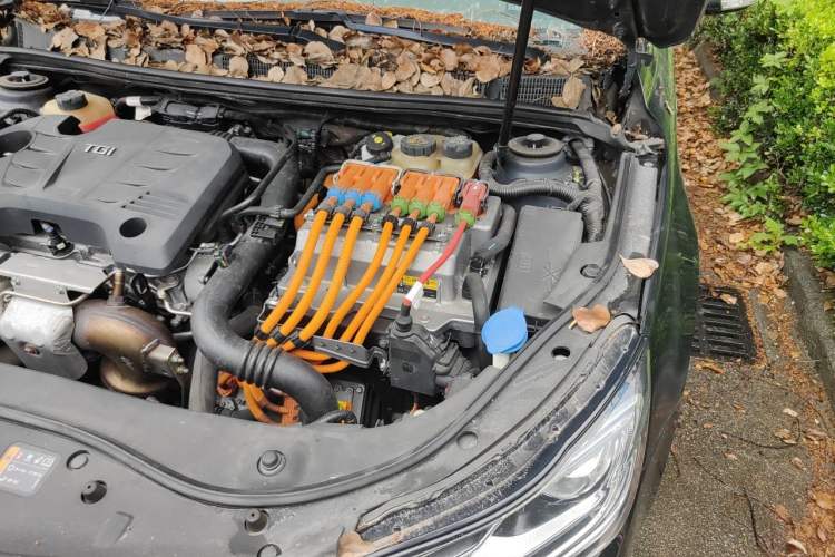 Used Roewe e950 2016 1.4T Luxury Edition Engine Bay Left