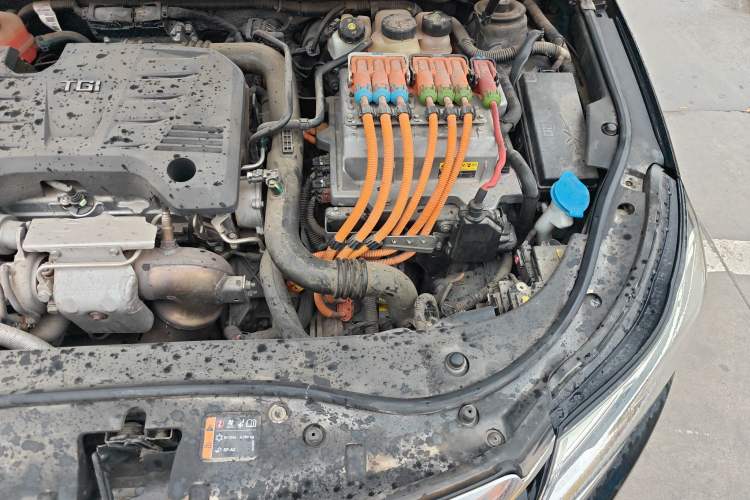 Used Roewe e950 2016 1.4T Luxury Edition Engine Bay Left