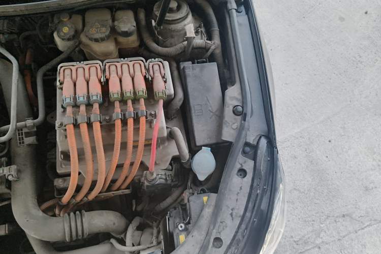 Used Roewe e950 2016 1.4T Luxury Edition Engine Bay Left