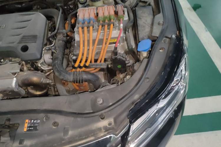 Used Roewe e950 2016 1.4T Luxury Edition Engine Bay Left