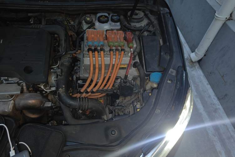 Used Roewe e950 2016 1.4T Luxury Edition Engine Bay Left