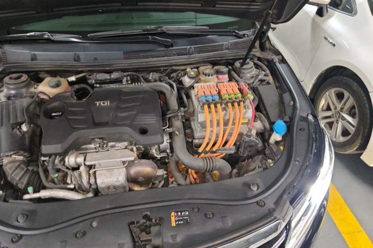 Used Roewe e950 2016 1.4T Luxury Edition Engine Bay Left