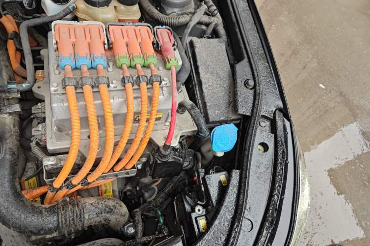 Used Roewe e950 2016 1.4T Luxury Edition Engine Bay Left
