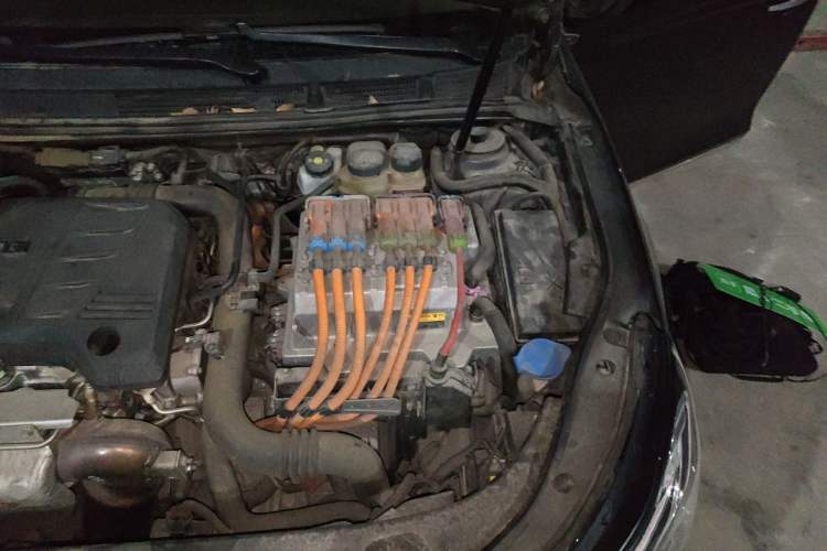 Used Roewe e950 2016 1.4T Luxury Edition Engine Bay Left