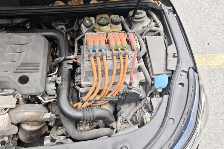 Used Roewe e950 2016 1.4T Luxury Edition Engine Bay Left