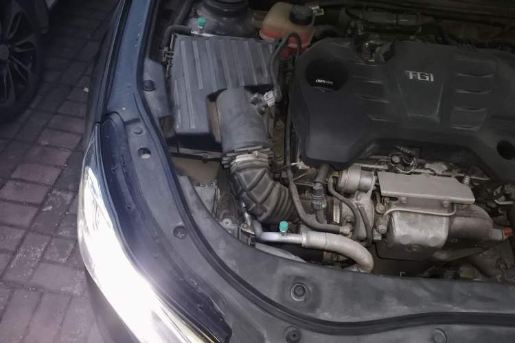 Used Roewe e950 2016 1.4T Luxury Edition Engine Bay Right