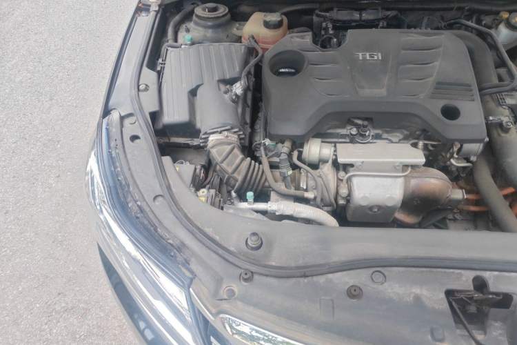 Used Roewe e950 2016 1.4T Executive Deluxe Edition Engine Bay Right