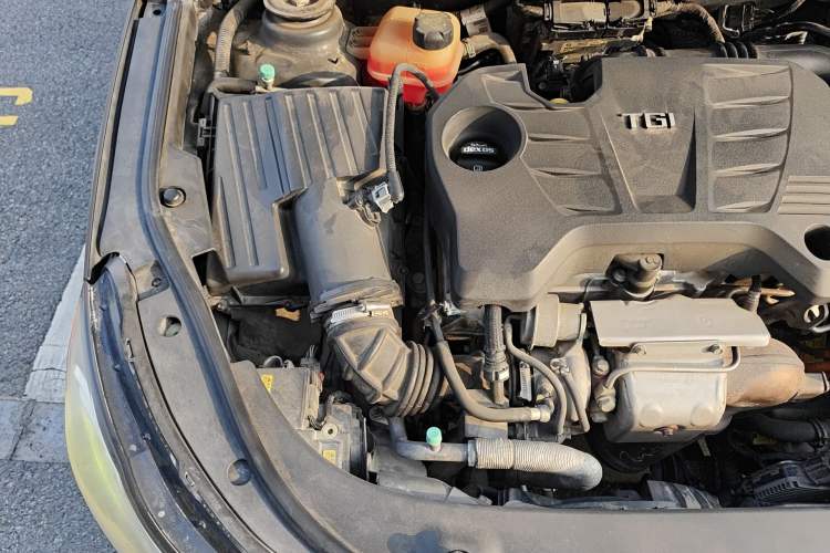 Used Roewe e950 2016 1.4T Luxury Edition Engine Bay Right
