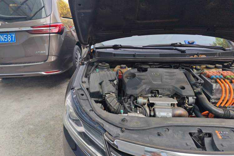 Used Roewe e950 2016 1.4T Luxury Edition Engine Bay Right