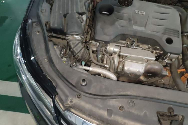 Used Roewe e950 2016 1.4T Luxury Edition Engine Bay Right