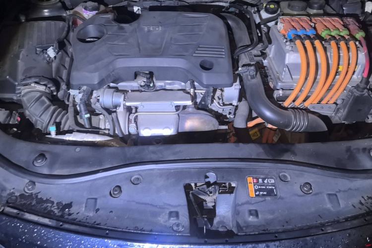 Used Roewe e950 2016 1.4T Luxury Edition Engine Bay