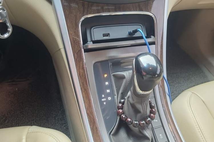 Used Roewe e950 2016 1.4T Elite Edition Gear Lever
