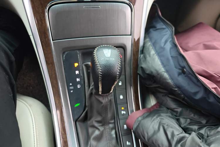 Used Roewe e950 2016 1.4T Luxury Edition Gear Lever