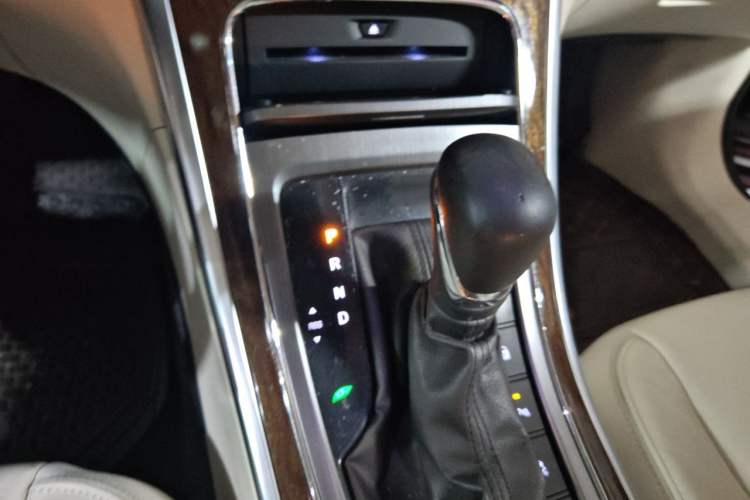 Used Roewe e950 2016 1.4T Luxury Edition Gear Lever