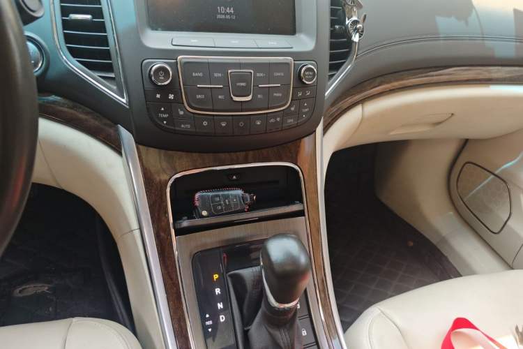 Used Roewe e950 2016 1.4T Luxury Edition Gear Lever
