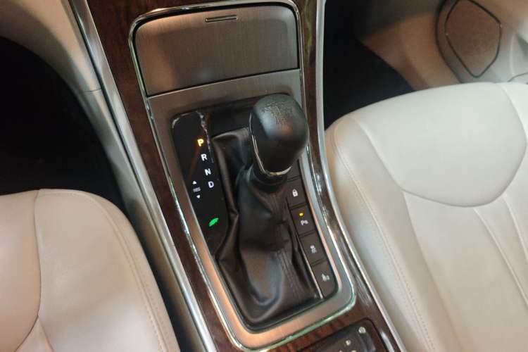 Used Roewe e950 2016 1.4T Luxury Edition Gear Lever