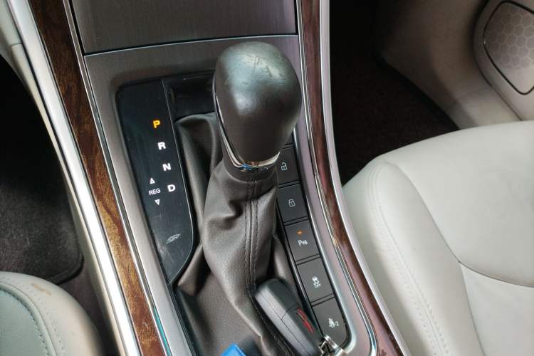 Used Roewe e950 2016 1.4T Luxury Edition Gear Lever