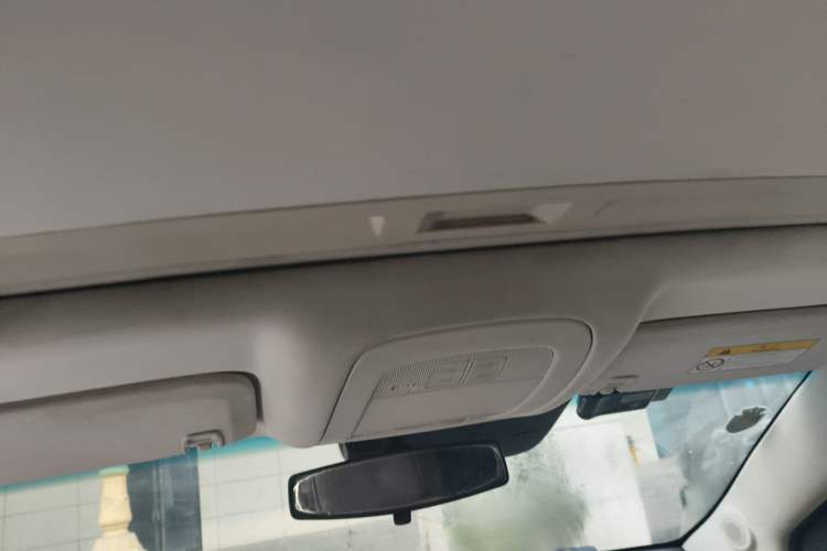 Used Roewe e950 2016 1.4T Luxury Edition Headliner