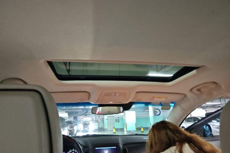 Used Roewe e950 2016 1.4T Luxury Edition Headliner
